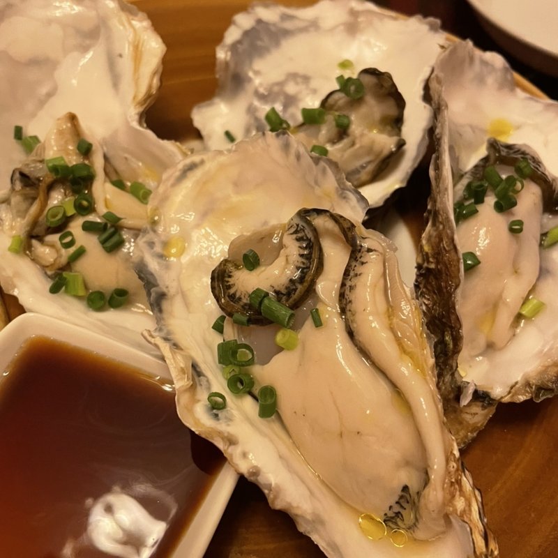 生牡蠣(オステリア　ピッカンテ　ウノ （osteria Piccaｎｔe uno）)