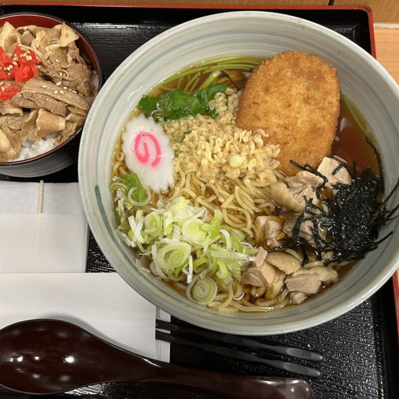 鳥中華(高幡そば 明大前店 )