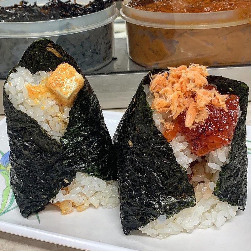 明太クリームチーズ 鮭筋子(おにぎり ぼんご 大塚本店)