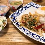 ガパオライスセット(バーン・プータイ)