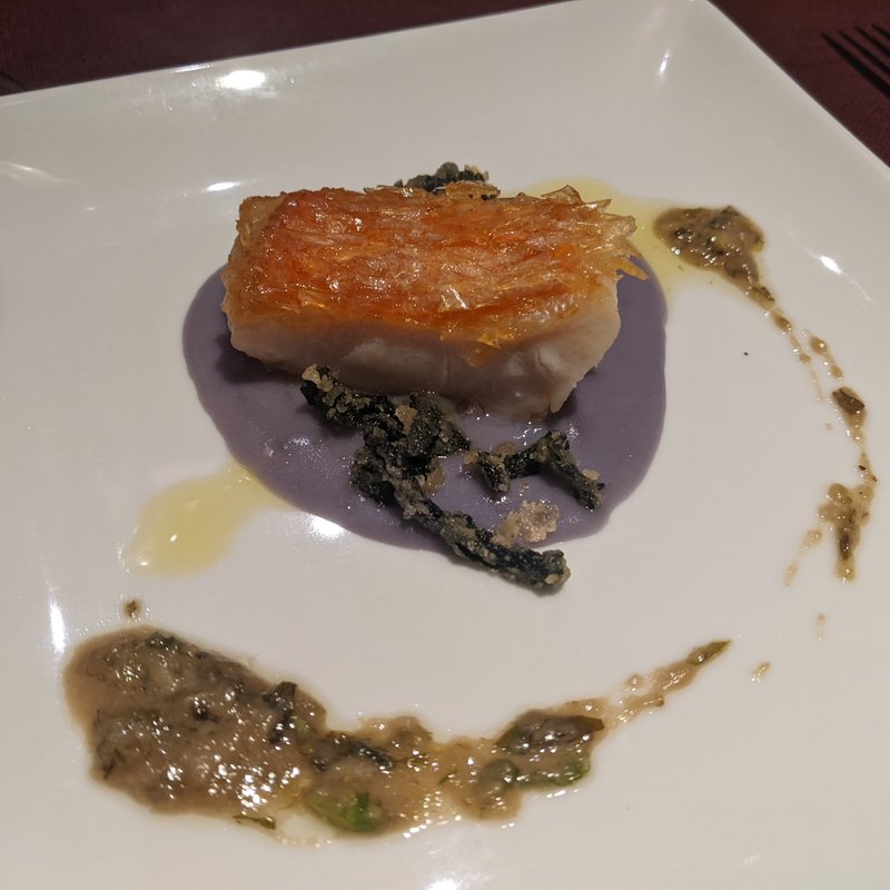 天津小湊「金目鯛」鱗焼き　シャドークイーン　蕗の薹　若芽(オステリア・アウストロ （Osteria Austro）)