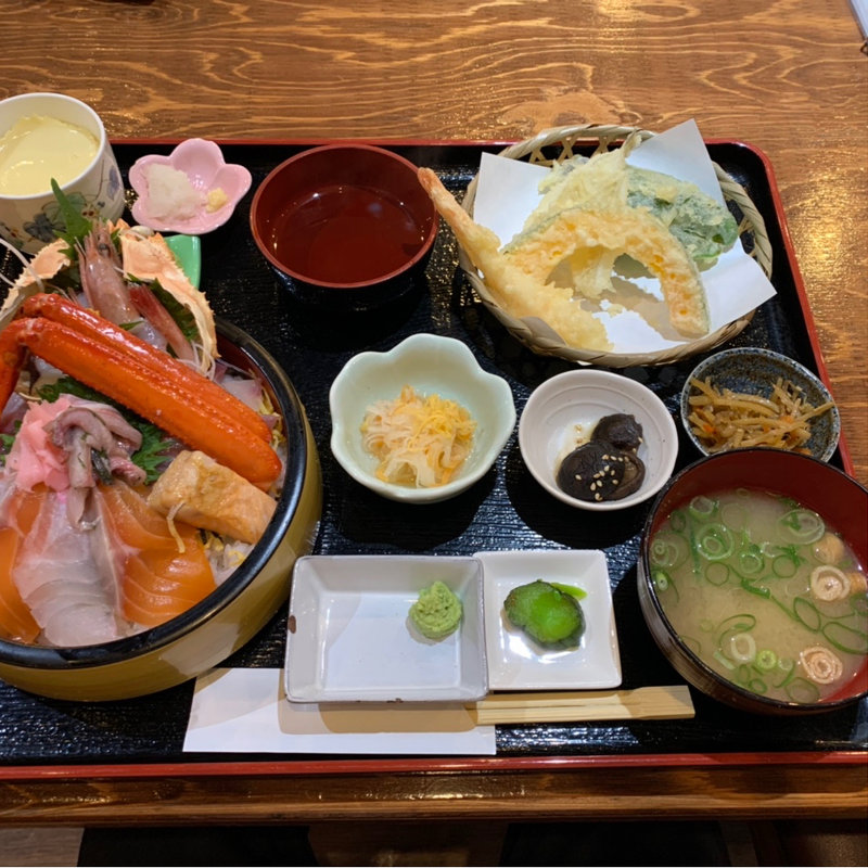 特上海鮮丼　天ぷら付き(お食事処 海心 )