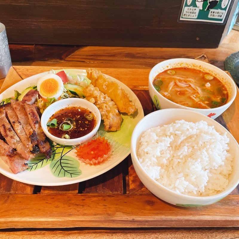 おかずランチ(熱帯食堂 高槻本店)