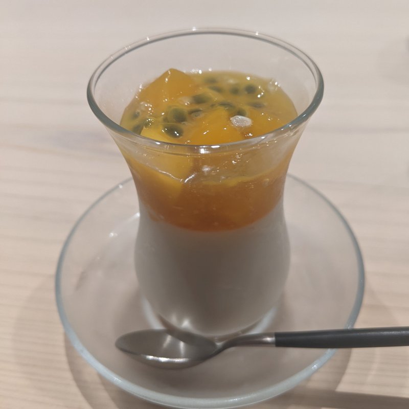 牛乳・生クリーム・和三盆のプリン(鮨  こゝろ)