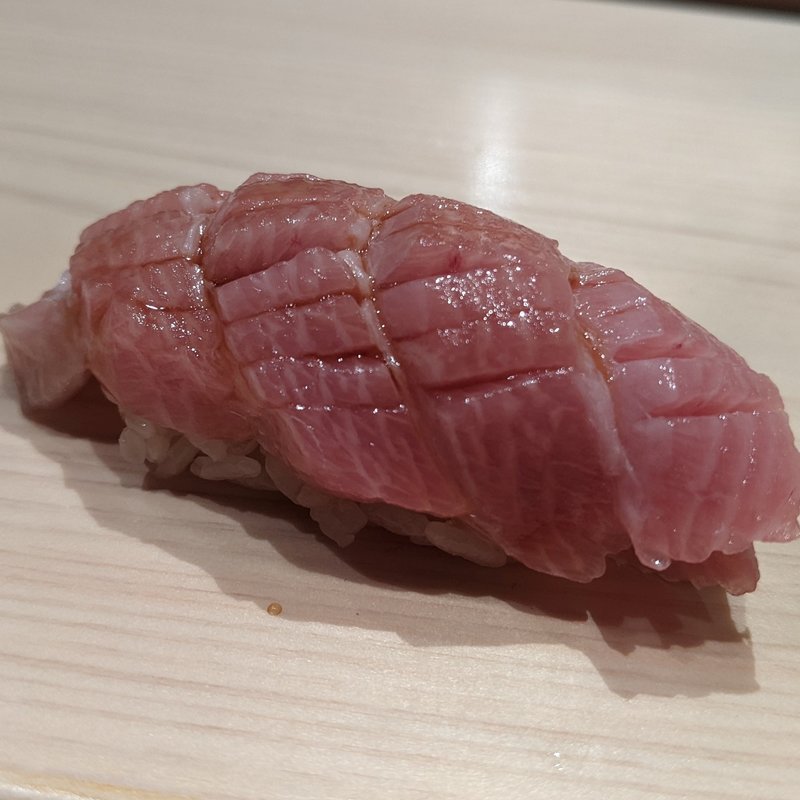 銚子産トロ(鮨つぐ)