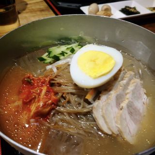 冷麺(韓国家庭料理 ととり)
