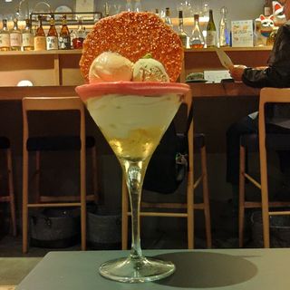 塩キャラメルとピスタチオのパフェ(パフェ、酒、珈琲「佐藤」)