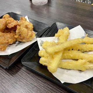 ごぼう天&唐揚げ(資さんうどん 魚町店)