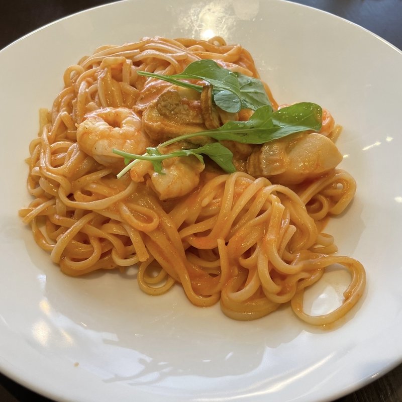 ホタテと小海老のトマトクリームパスタ(カフェピーベリー （cafe PeaBerry ）)