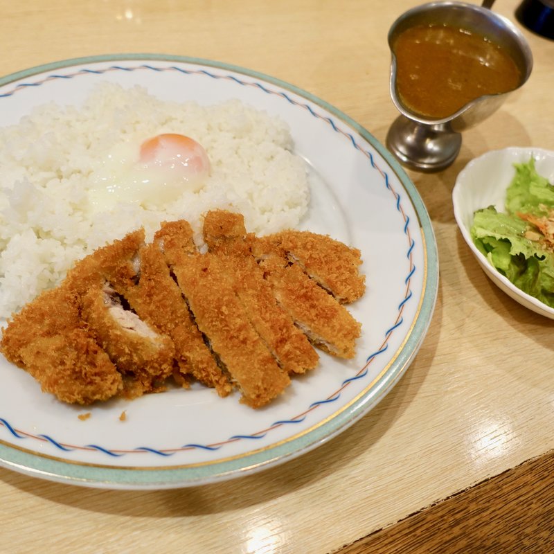 Bigカツカレー+温泉たまご(カサ・デューク)