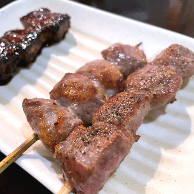 ハラミとカシラ(立ち飲み処 おおの屋)