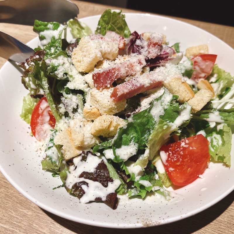 ベーコンとチーズのシーザーサラダ(世界のビール博物館 横浜店 )
