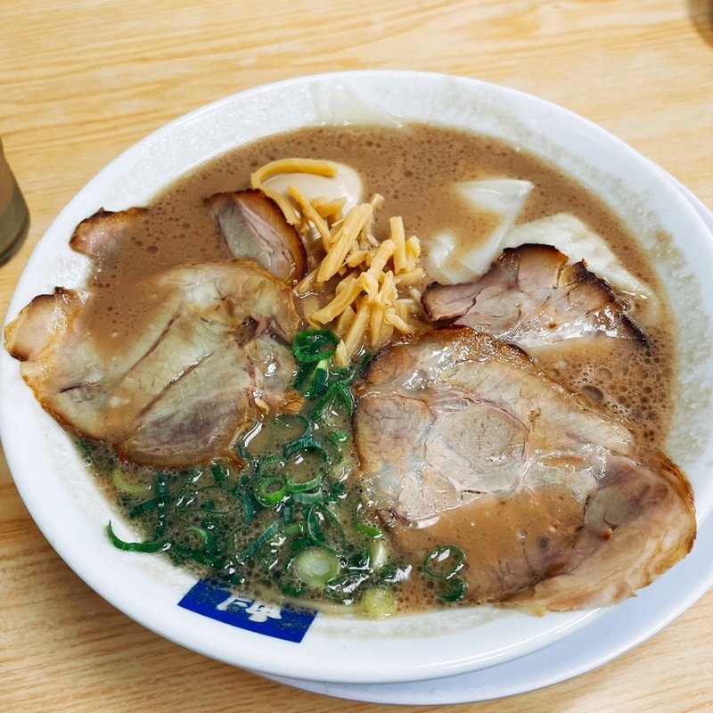 魁龍全部のせラーメン(どトンコツラーメン 魁龍 博多本店)