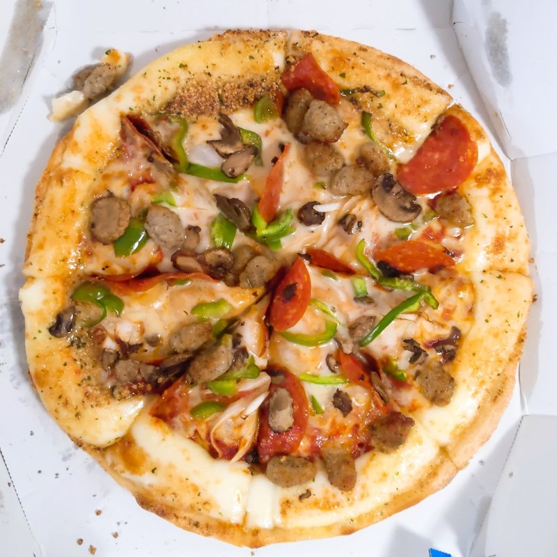 ドミノ・デラックス(ドミノ・ピザ稲城矢野口店)