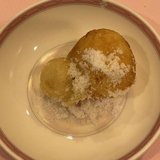 徐園特製揚げもち(北京料理 徐園 （ジョエン）)