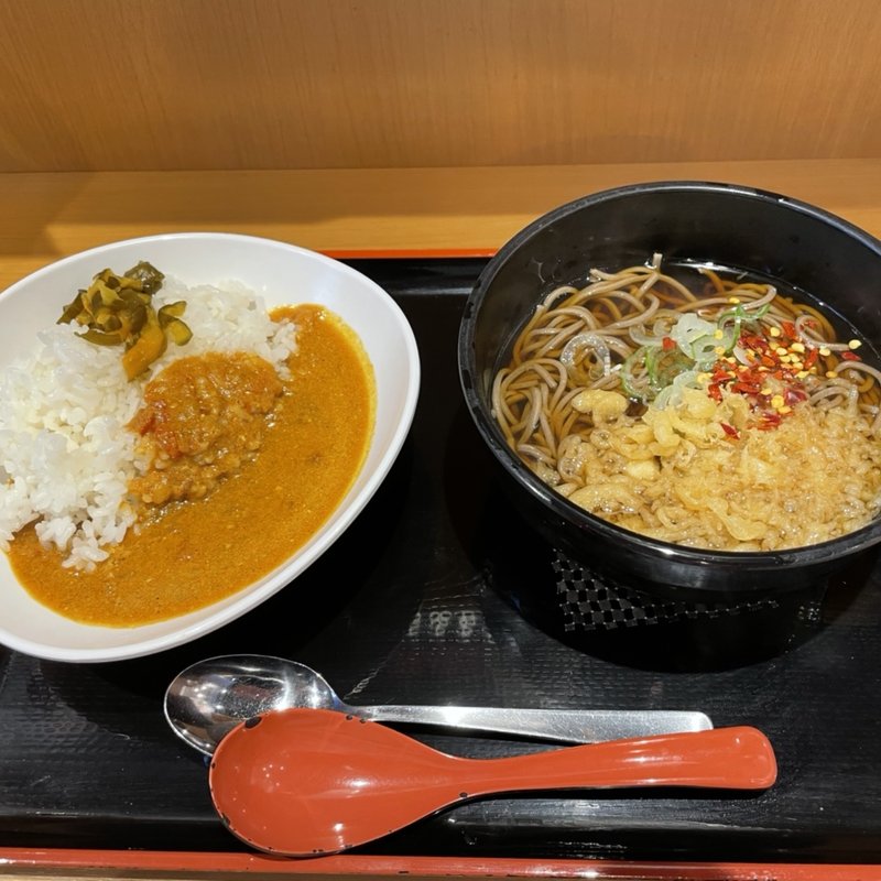 朝カレー定食(よもだそば 御徒町店)