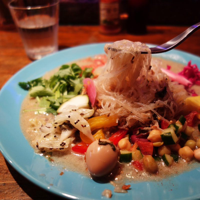 ヌードルカレー(白いカレー P2 FC今泉店)