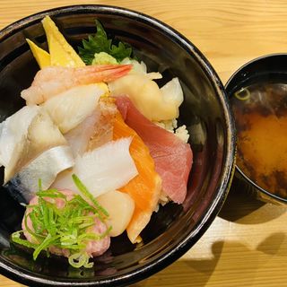海鮮10種丼(鮨・酒・肴 杉玉 綱島)