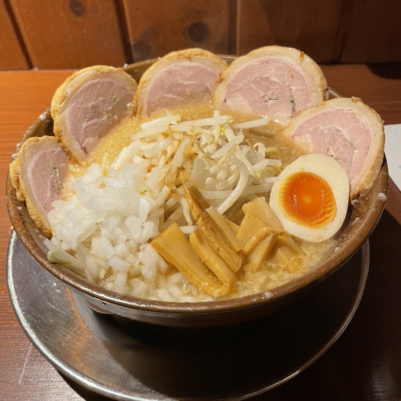 こってり背脂ちゃーしゅーめん(麺五郎)