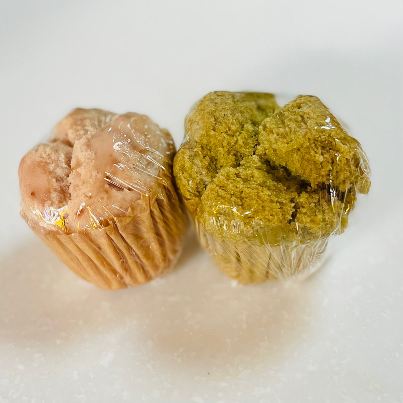 米粉マフィン(いちご・抹茶)(ベイカリー オールド キッチン オーガニック （Bakery Old Kitchen Organic）)