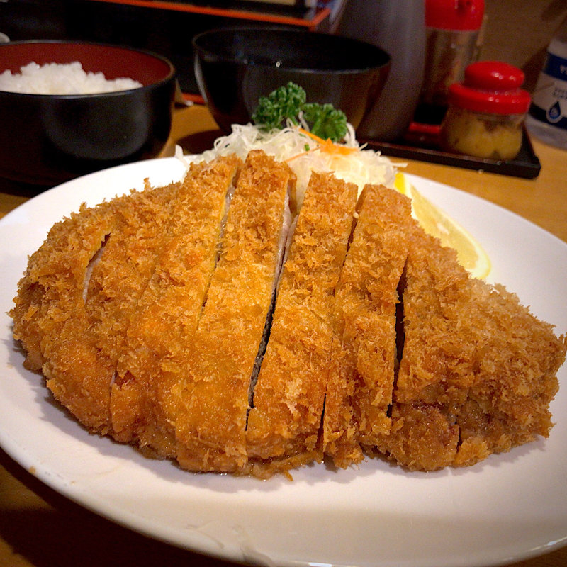 ジャンボとんかつ定食(とんかつ こがね)