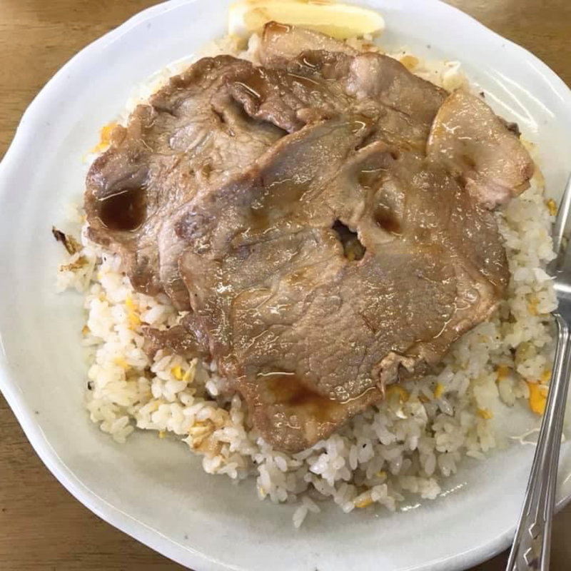 肉乗せピラフ(池田屋食堂)