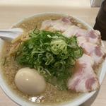 特製醤油豚骨ラーメン