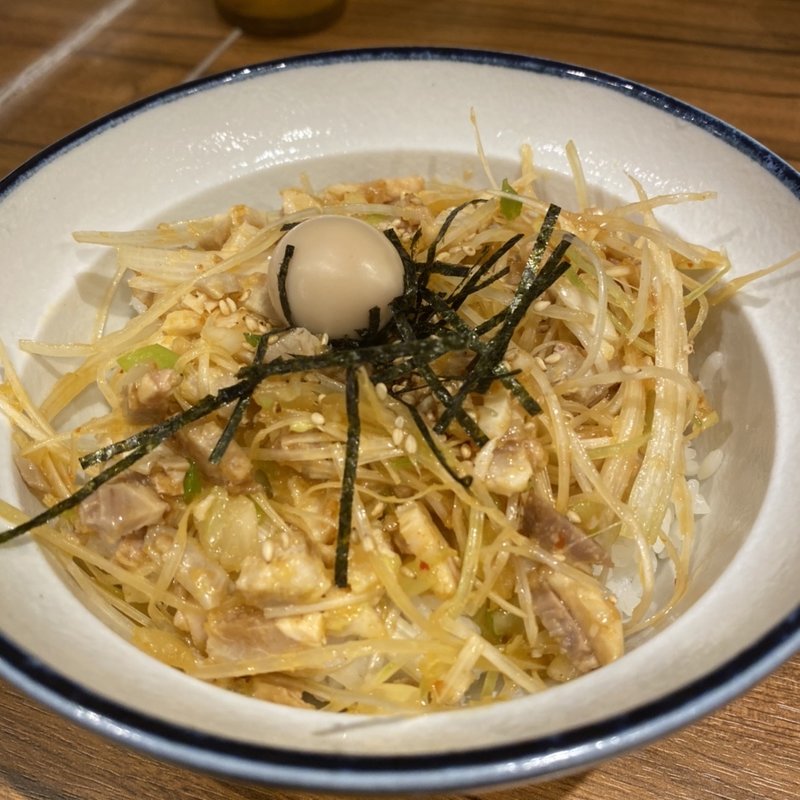 ネギチャーシュー丼(横浜家系ラーメン春吉家 天神三丁目店)