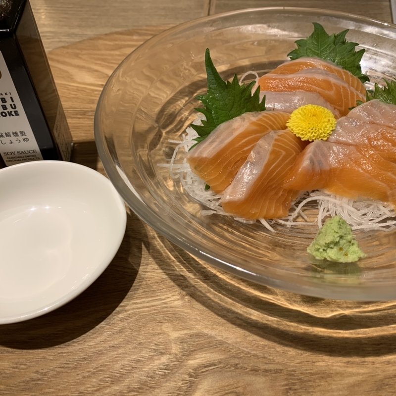 清流サーモン刺身盛り(海キッチン KINOSAKI)