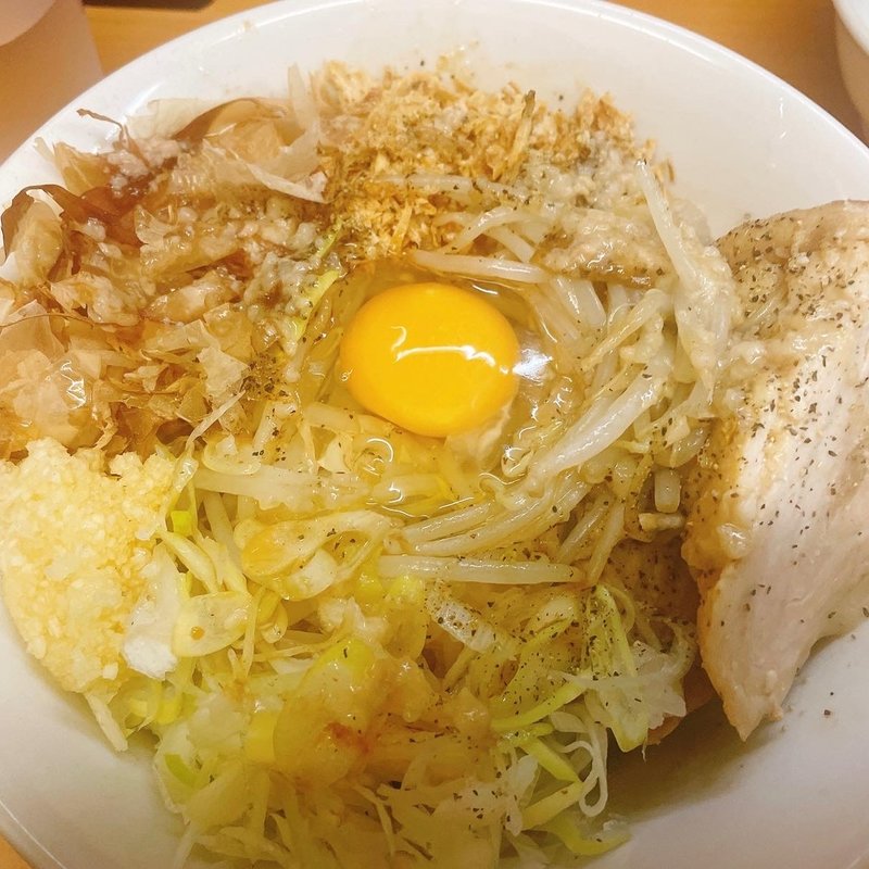 汁なし、生卵(ラーメン　○菅 （マルスガ）)