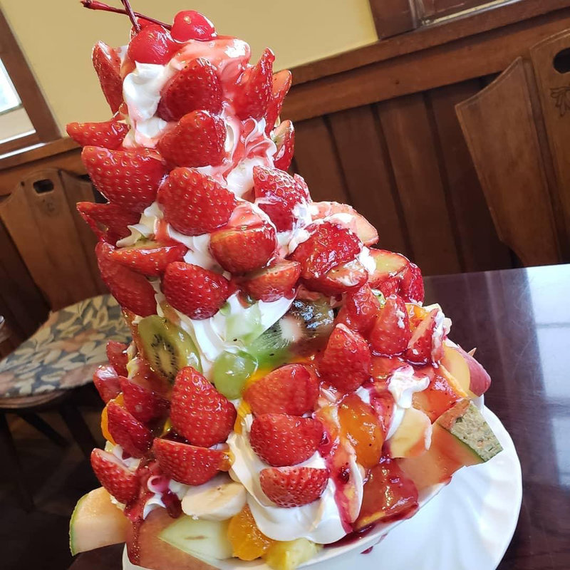 季節限定フルーツパフェ(プれンテイ )