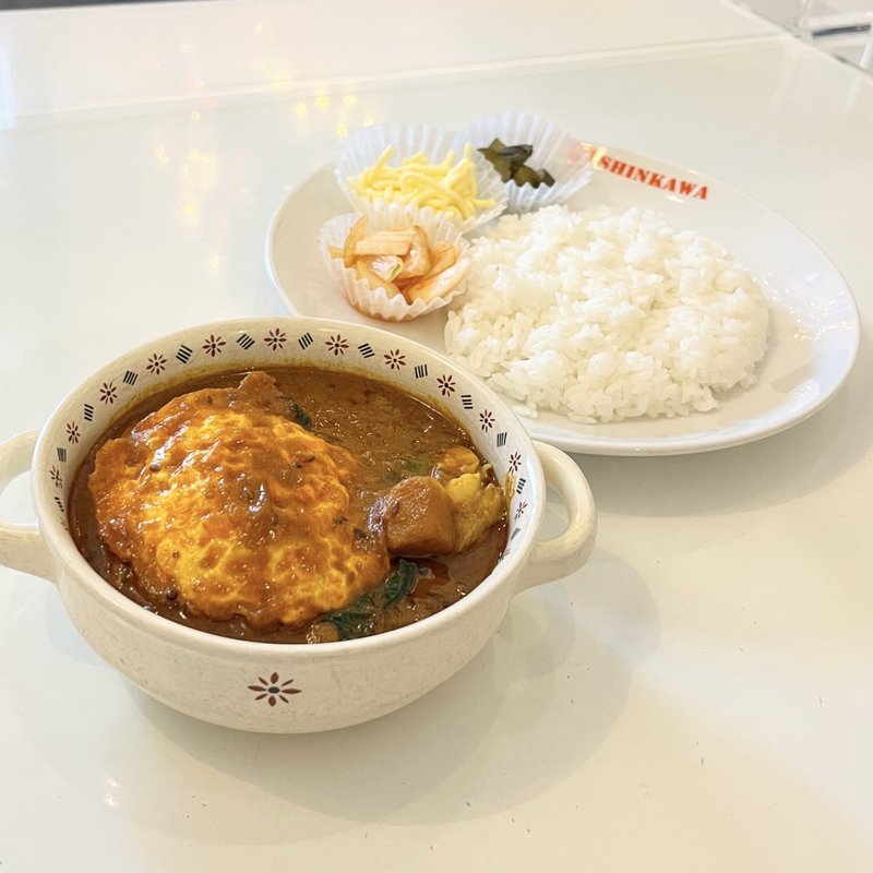 チキンバリカレー（ライス半分・フライドエッグトッピング）(新川デリー)