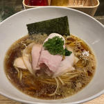 醤油らぁ麺(Japanese Ramen Noodle Lab Q)