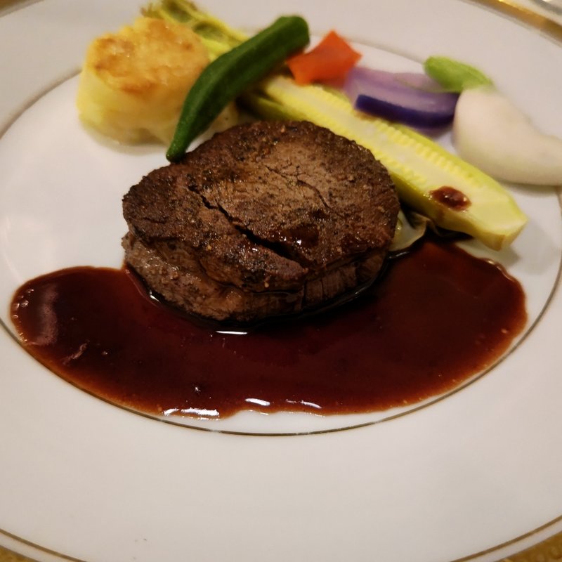 牛ヒレ肉のソテー(シェ・ソーマ 都立大学 )