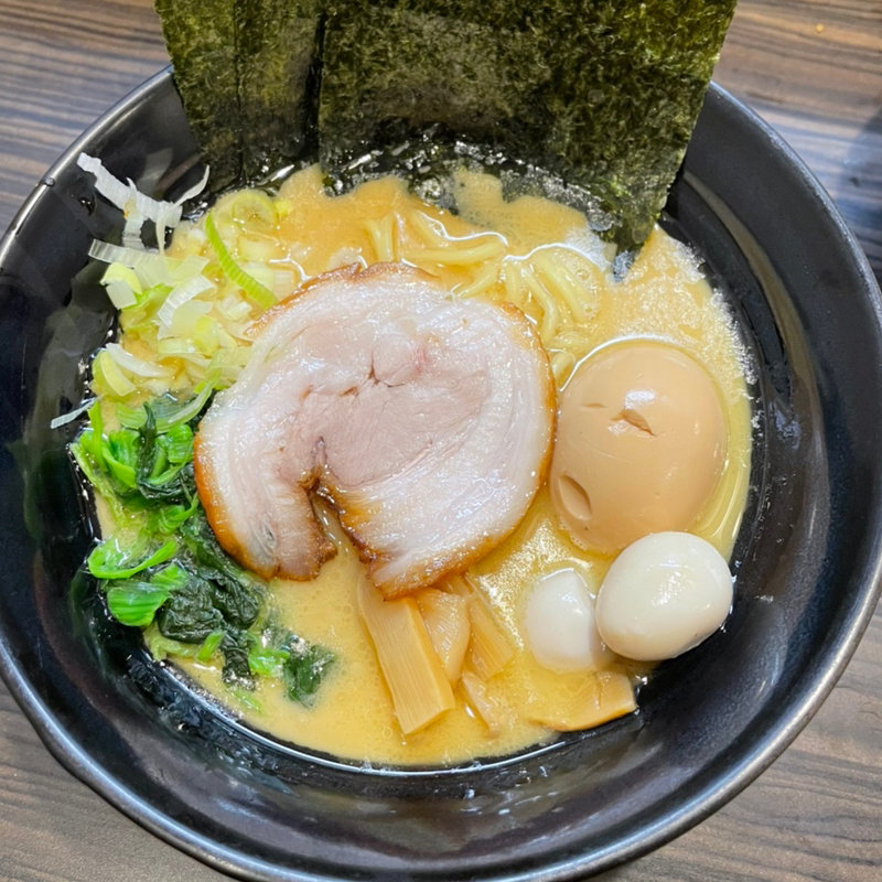 醤油豚骨ラーメン(まこ家 )