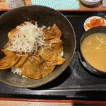 豚丼（中）(帯広炭火焼豚丼 豚吉)