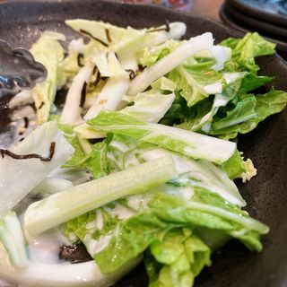 白菜塩こぶサラダ(串むすび・吉 恵比寿)