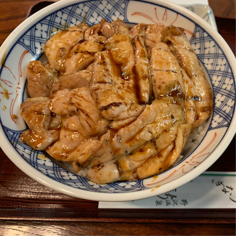 焼き鳥丼(新屋食堂)