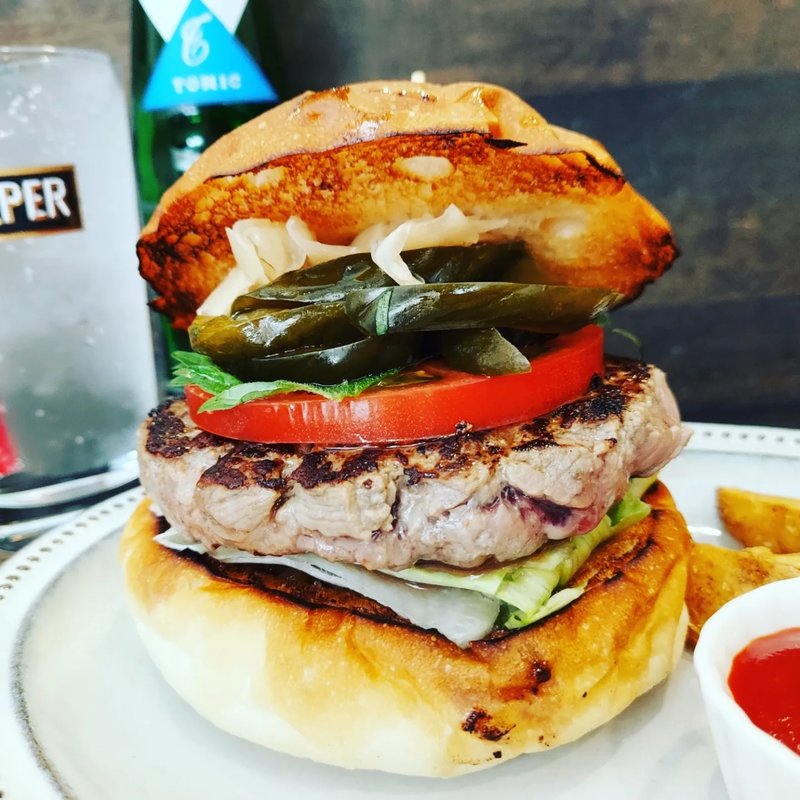 胡瓜のしょうゆ漬けと新ショウガのハンバーガー(Kokopelli)