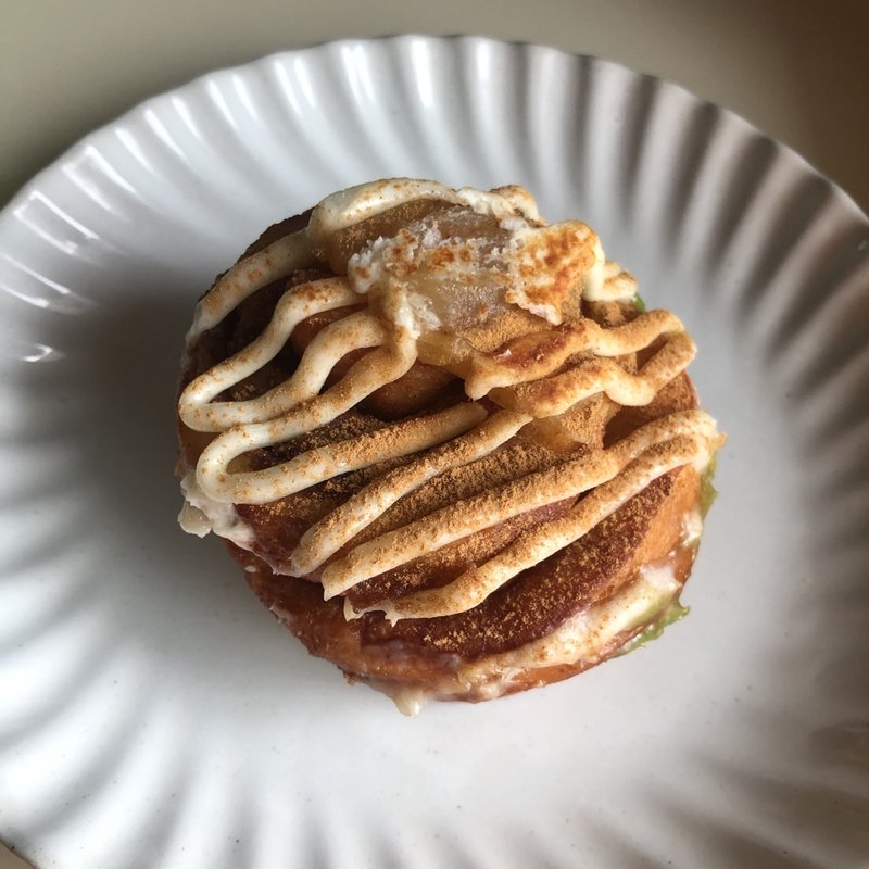 アップルシナモンロール(シナモンロール専門店 代官山UZU)