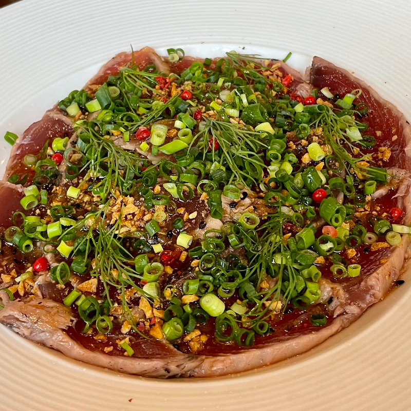 藁焼きカツオのカルパッチョ(エノテカ・リオーネ （ENOTECA LIONE）)