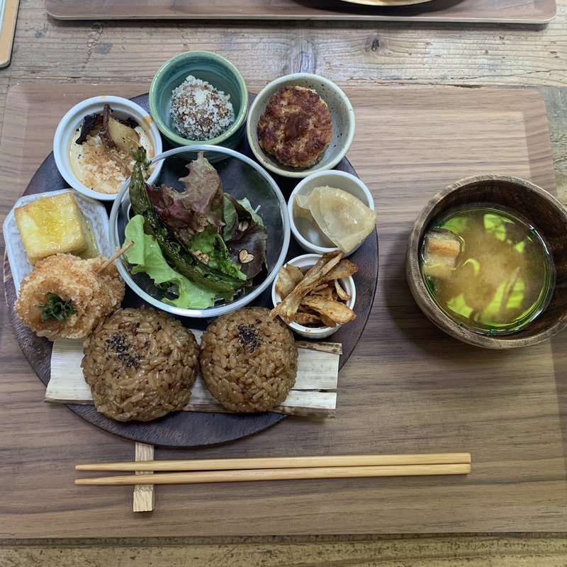 雑穀ごはんと菜食プレート(スゥレッド カフェ （thread cafe）)