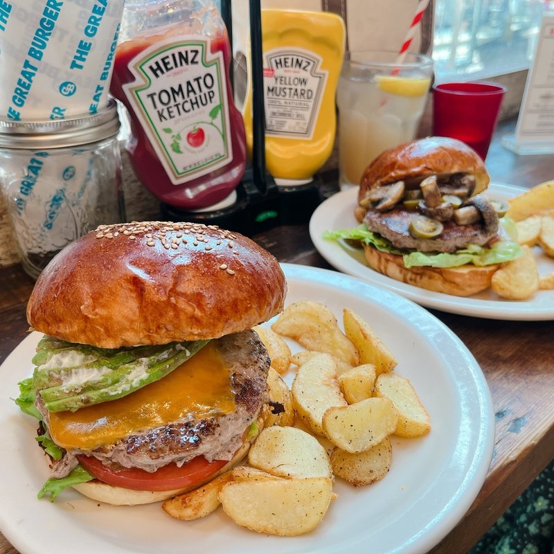 アボカドモッツァレラチーズバーガー(ザ グレートバーガー （THE GREAT BURGER）)