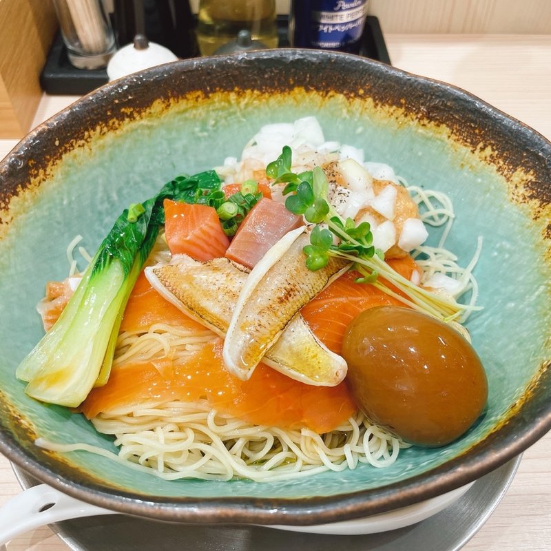 冷たいまぜ麺のどぐろとサーモン(ラーメン専科 竹末食堂)