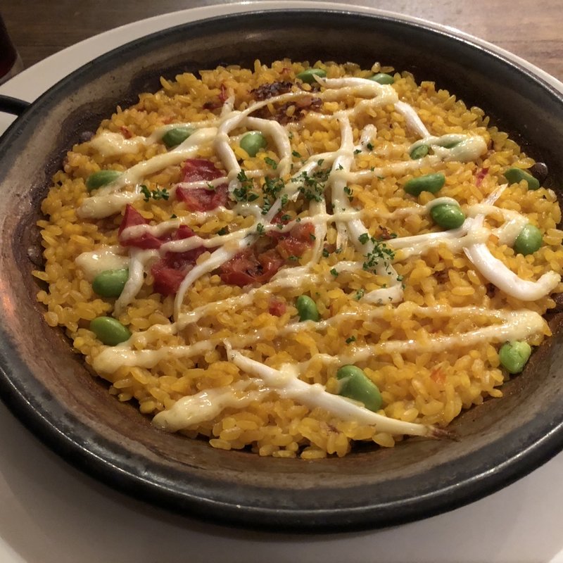 そら豆と白魚のパエリア(Bar Español LA BODEGA 丸の内店（バル エスパニョール ラ ボデガ）)