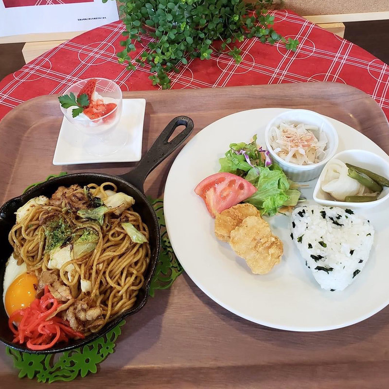焼きそば(カフェ　ド・ルマン （cafe de LE MANS）)