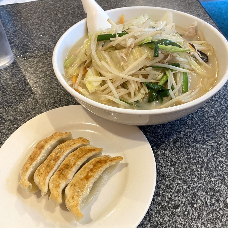 たん麺　半元祖餃子付き(天鴻餃子房 別館 東日本橋店)
