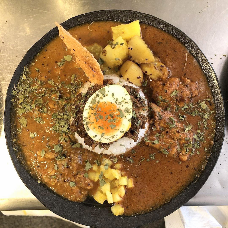 あいがけカレー ケララチキン 八丁味噌キーマ(アンドビール)