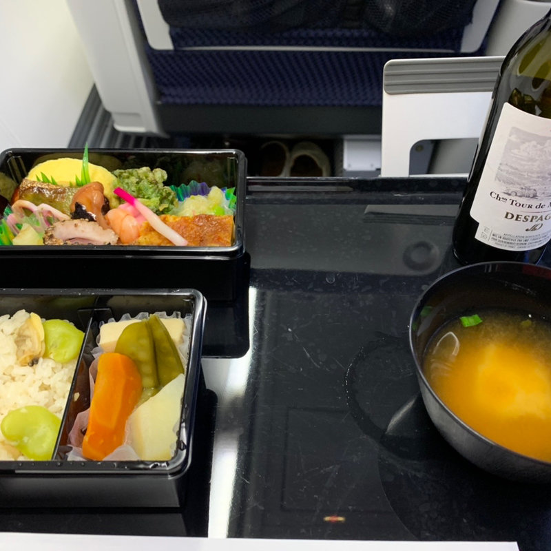 夕食+白ワイン(ANA機内食（プレミアムクラス）)