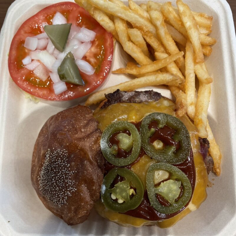 スパイシーチリチーズバーガー(ポテト付き)(BROOKSTND GRILL)